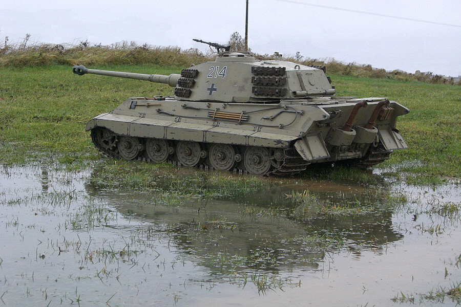 PzKpfw VI TIGER II - تصویر 1647
