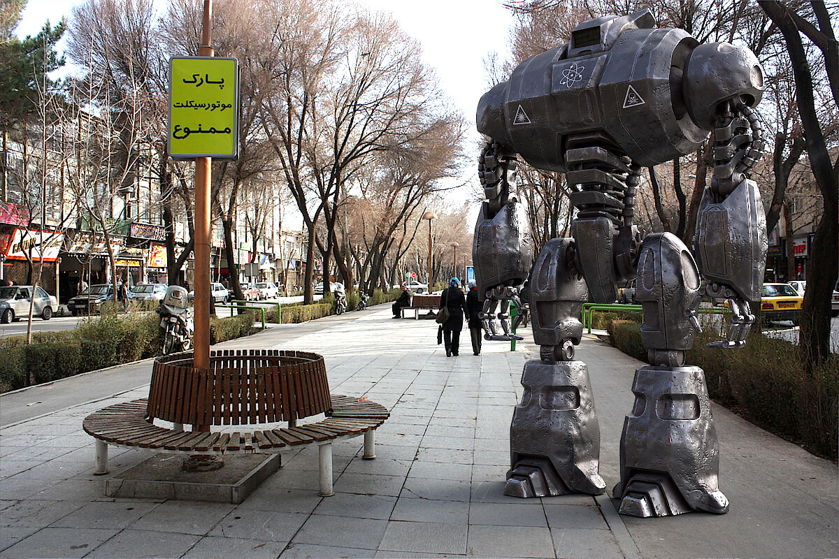 Transformers on the street - تصویر 1017